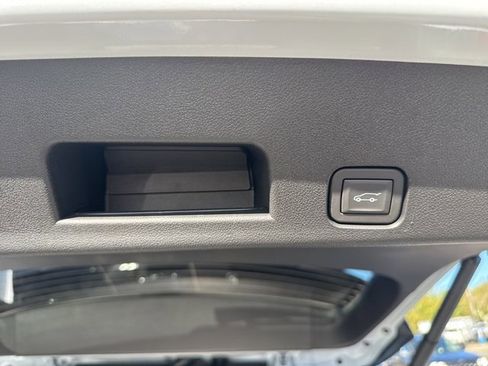 New 2026 GMC Acadia Elevation image 26