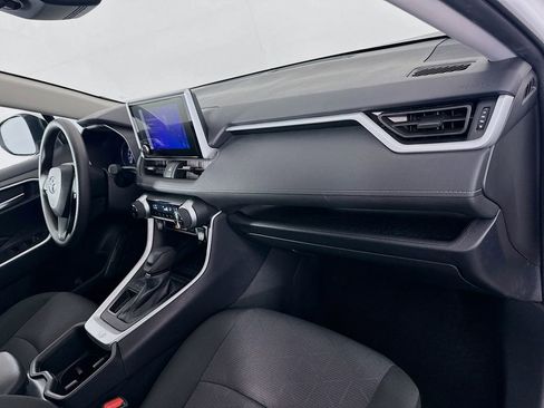 Certified 2025 Toyota RAV4 XLE FWD image 29