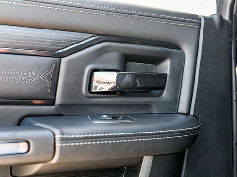 Used 2024 RAM 5500 4x4 Crew Cab image 33