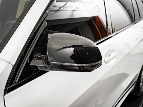 Used 2023 BMW X7 M60i w/ Executive Package image 15