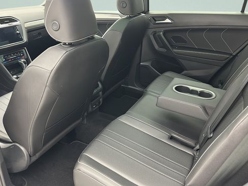 Used 2023 Volkswagen Tiguan SE R-Line AWD/4WD image 10