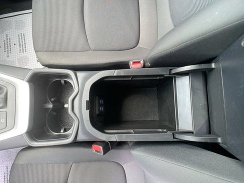 Used 2022 Toyota RAV4 LE AWD/4WD image 20