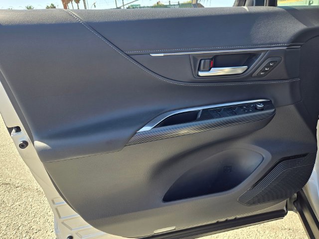 Used 2022 Toyota Venza XLE AWD/4WD image 9