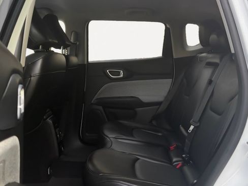 Used 2022 Jeep Compass Latitude AWD/4WD image 13