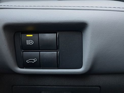 Used 2021 Toyota Highlander XLE image 15