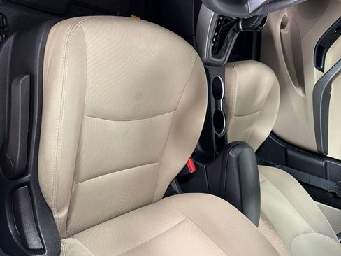 Used 2015 Hyundai Elantra SE FWD image 12