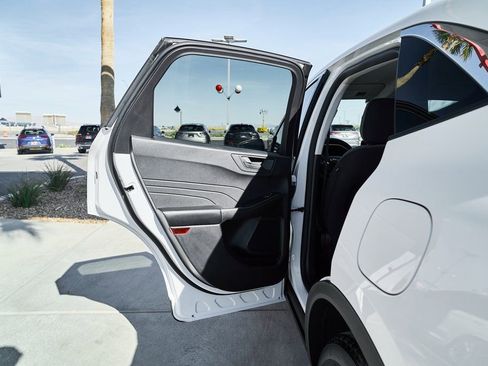 Used 2022 Ford Escape SE FWD image 13