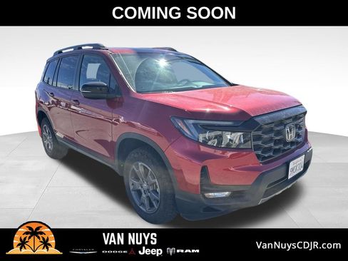 Used 2025 Honda Passport TrailSport image 1
