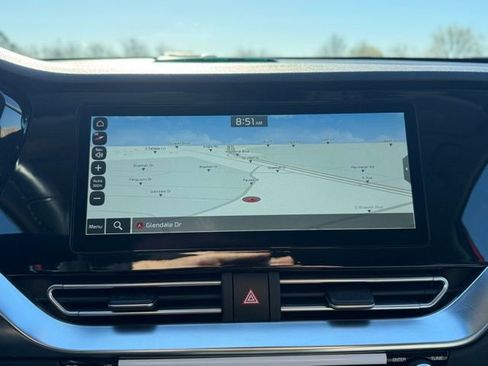 Used 2022 Kia Niro EX w/ Cold Weather Package FWD image 16