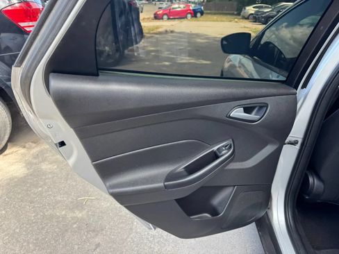 Used 2018 Ford Focus SE FWD image 14