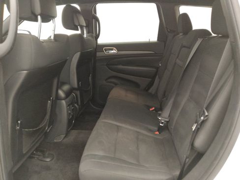 Used 2016 Jeep Grand Cherokee Laredo w/ Quick Order Package 23E RWD image 18