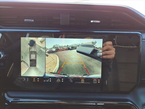 Used 2024 GMC Sierra 2500 AT4X image 21