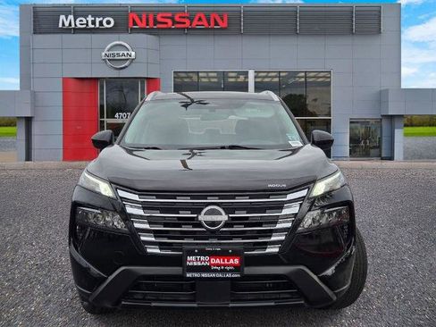 Certified 2024 Nissan Rogue SV w/ SV Premium Package FWD image 2