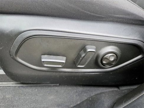 Used 2024 Jeep Grand Cherokee Laredo X image 17