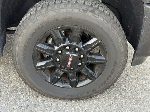 Used 2025 GMC Sierra 2500 AT4 w/ AT4 Premium Plus Package AWD/4WD image 5