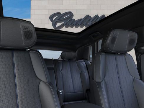 New 2025 Cadillac Lyriq Luxury image 24