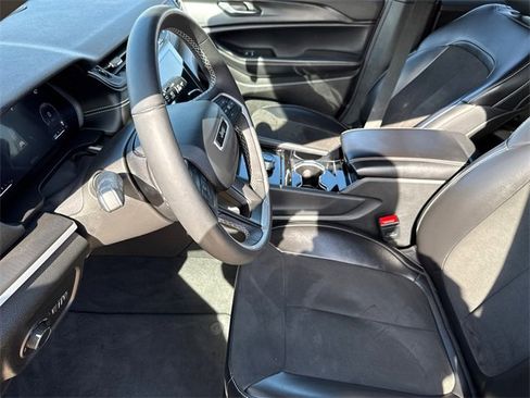 Used 2023 Jeep Grand Cherokee Altitude image 19