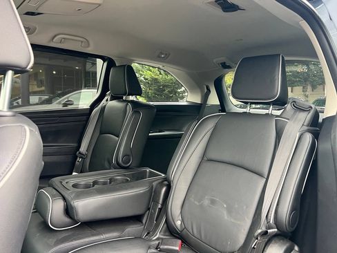 Used 2025 Honda Odyssey Touring image 11