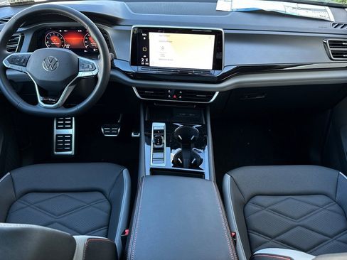 New 2025 Volkswagen Atlas Peak Edition SE image 13