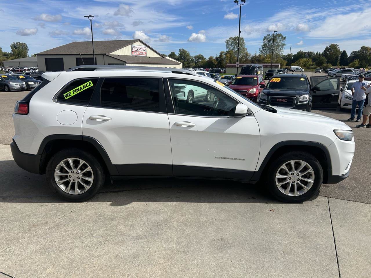 Used 2019 Jeep Cherokee Latitude w/ Popular Appearance Group FWD image 4