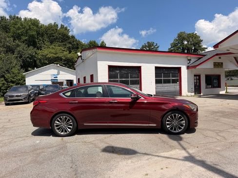 Used 2016 Hyundai Genesis 3.8 RWD image 5