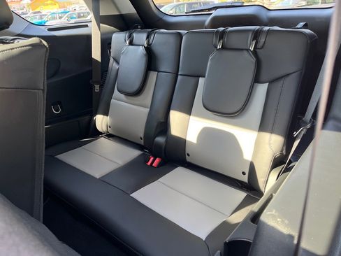 Used 2023 Ford Explorer XLT w/ Equipment Group 202A image 12