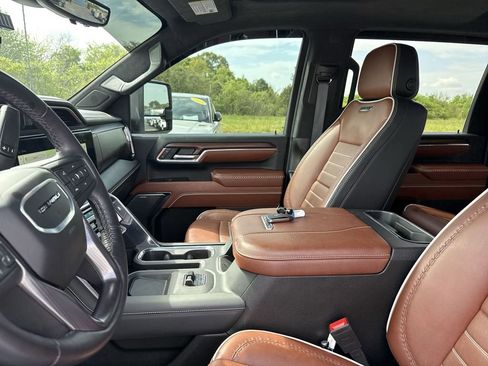 Certified 2024 GMC Sierra 3500 Denali Ultimate AWD/4WD image 15