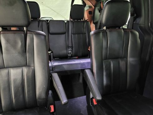 Used 2018 Dodge Grand Caravan GT image 43