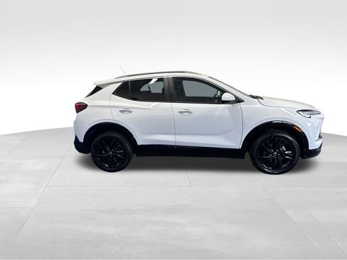 Used 2024 Buick Encore GX Sport Touring AWD/4WD image 6