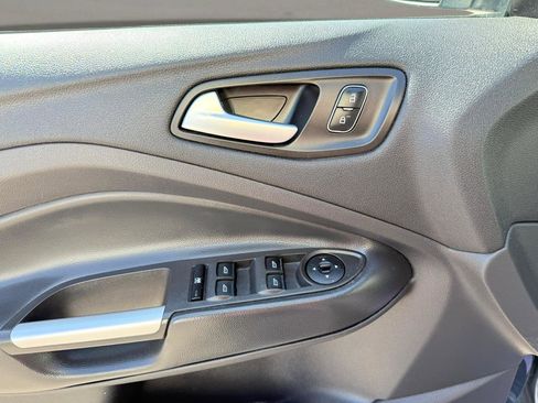 Used 2018 Ford Escape SE image 15