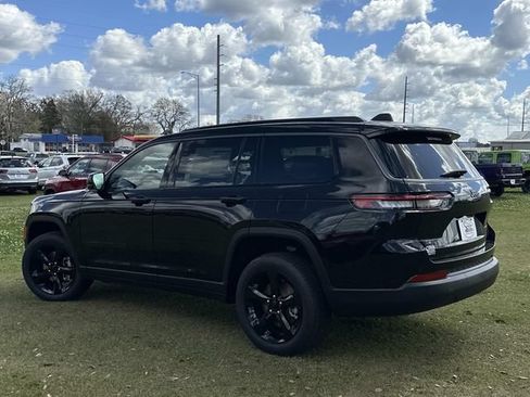 New 2026 Jeep Grand Cherokee L Limited w/ Limited Altitude Package AWD/4WD image 18