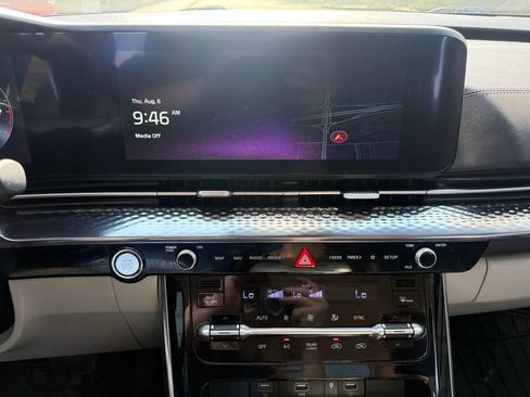 Used 2024 Kia Carnival SX Prestige FWD image 19