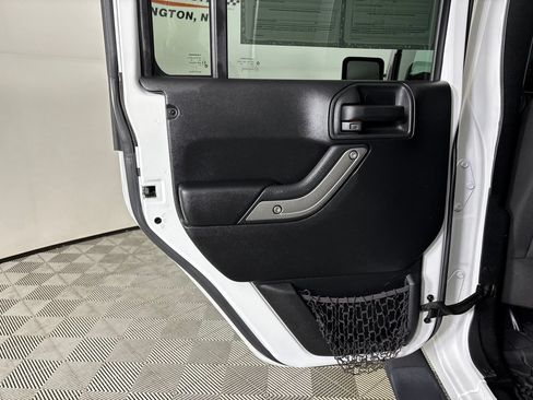 Used 2018 Jeep Wrangler Unlimited Sport S AWD/4WD image 19