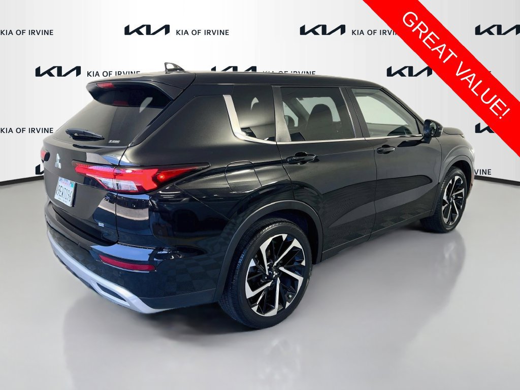 Used 2022 Mitsubishi Outlander SE AWD/4WD image 7