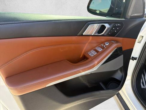Used 2022 BMW X7 M50i AWD/4WD image 9