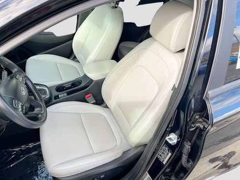 Used 2023 Hyundai Kona Limited AWD/4WD image 20