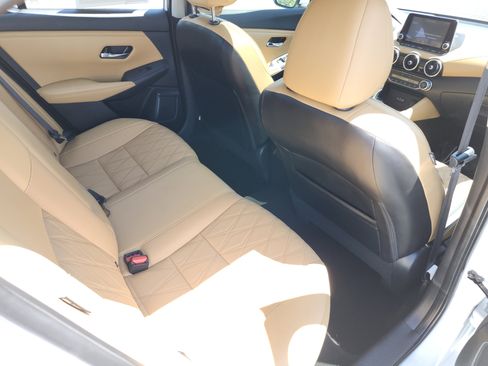 Used 2021 Nissan Sentra SV w/ SV Premium Package FWD image 21