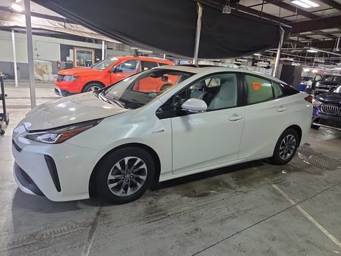 Used 2020 Toyota Prius Limited w/ Premium Convenience Package FWD image 1