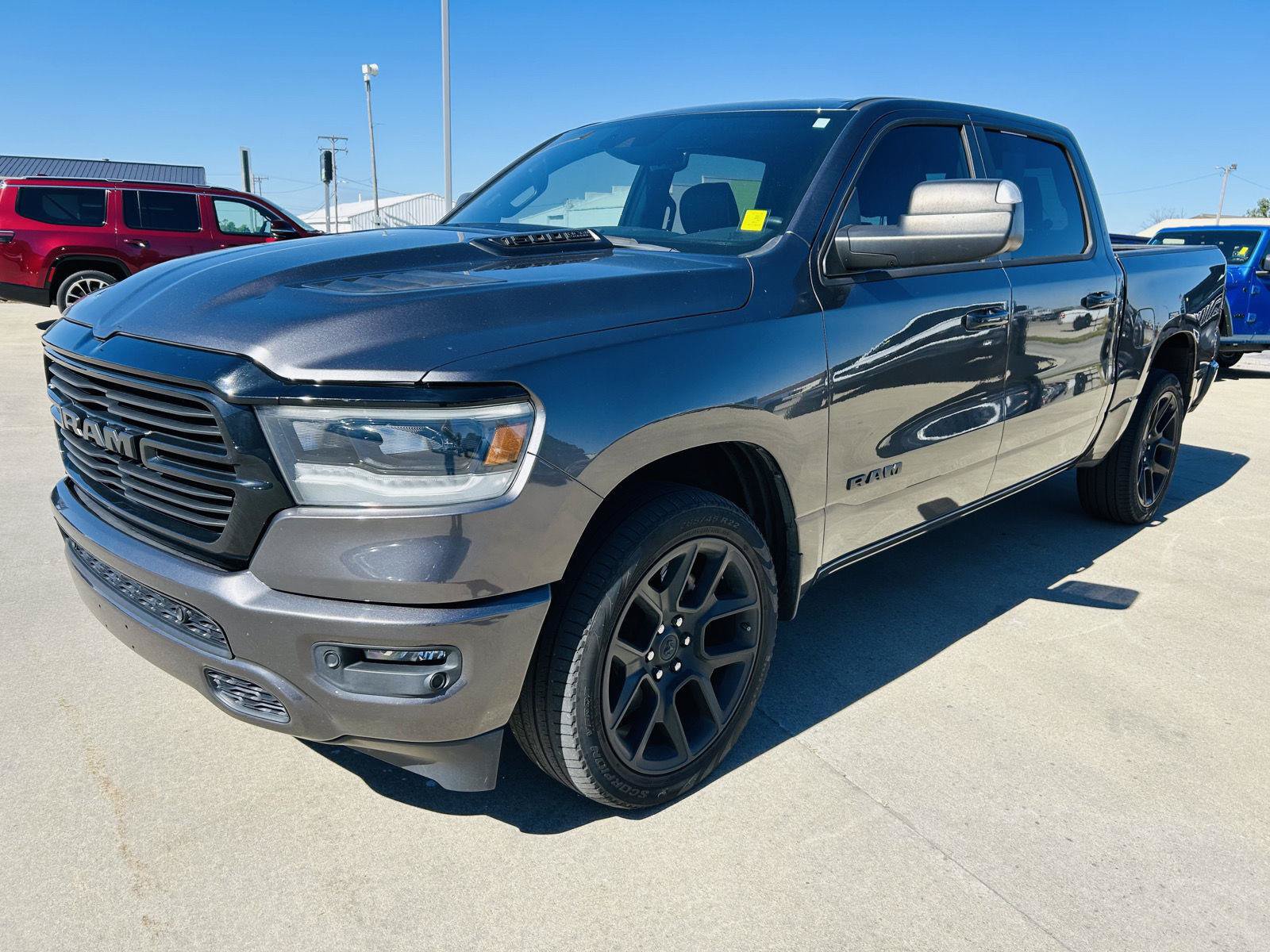 Used 2024 RAM 1500 Laramie AWD/4WD image 34