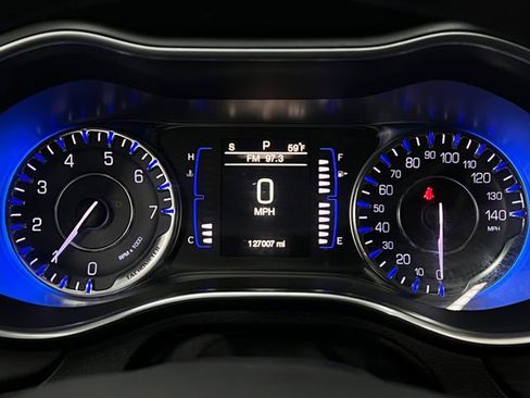 Used 2015 Chrysler 200 Limited FWD image 15
