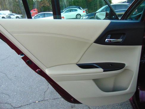 Used 2013 Honda Accord Touring image 48