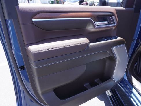 Certified 2025 GMC Sierra 2500 Denali w/ Denali Reserve Package AWD/4WD image 16