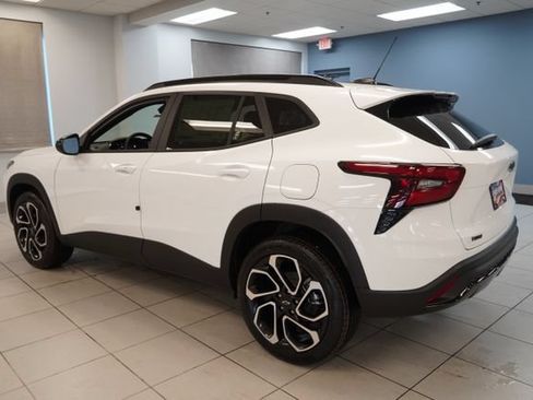New 2026 Chevrolet Trax RS w/ Sunroof Package FWD image 7