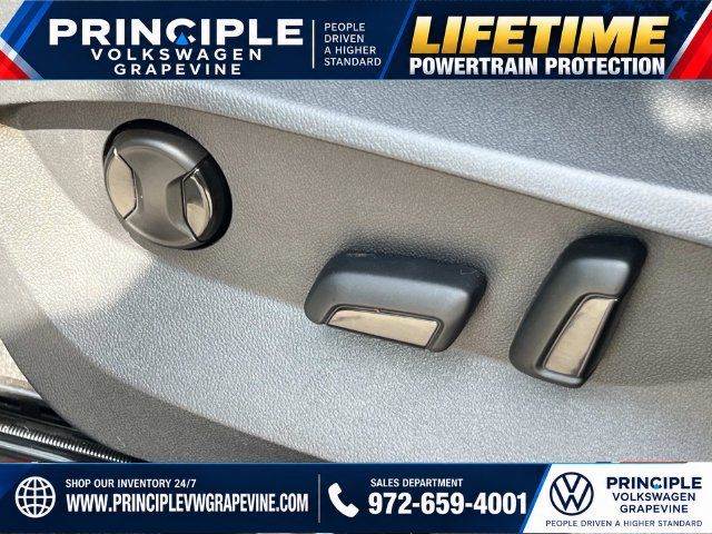 Used 2023 Volkswagen Tiguan SE FWD image 13