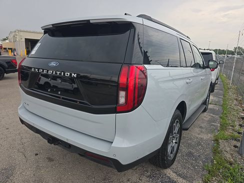 Used 2025 Ford Expedition Active AWD/4WD image 14