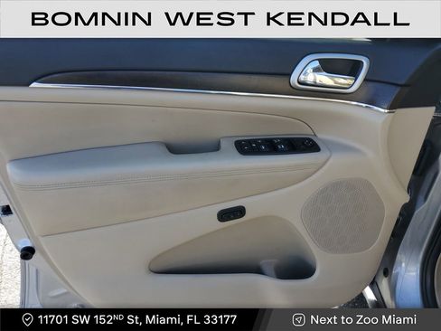 Used 2018 Jeep Grand Cherokee Limited image 22