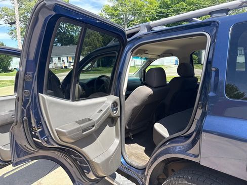 Used 2009 Nissan Xterra S w/ X Gear Pkg RWD image 12