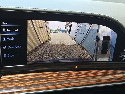 Used 2021 Cadillac Escalade Premium Luxury w/ Driver Assist Tech Package AWD/4WD image 17