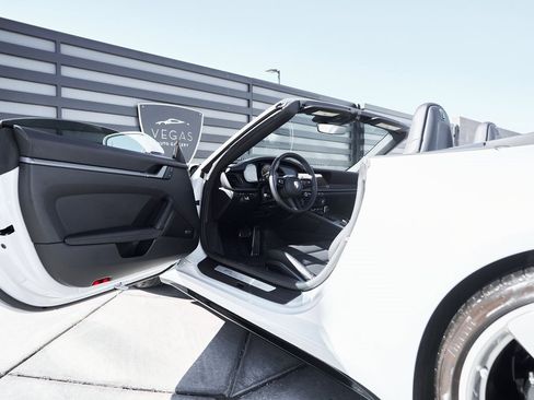 Used 2024 Porsche 911 Carrera 4S image 25