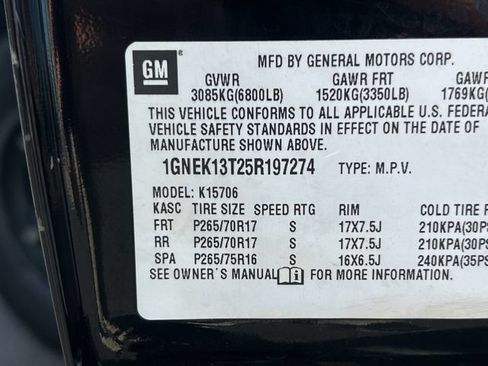Used 2005 Chevrolet Tahoe Z71 w/ Preferred Equipment Group AWD/4WD image 32